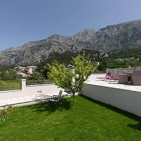 Holiday House Alina With Heated Pool Tucepi